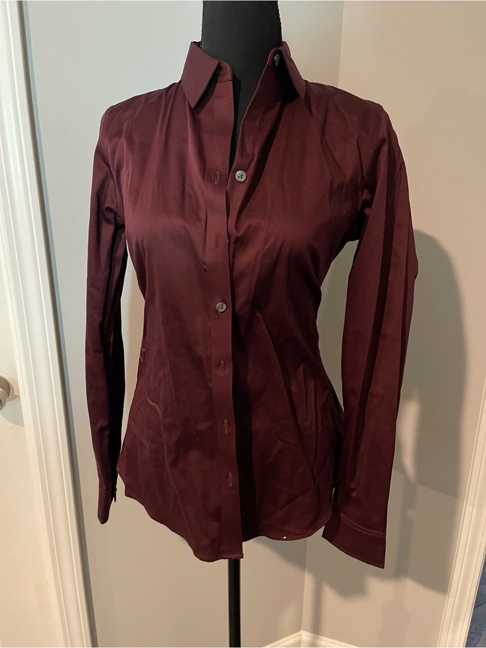 Banana Republic Women's Button-Down Shirt - Burgundy